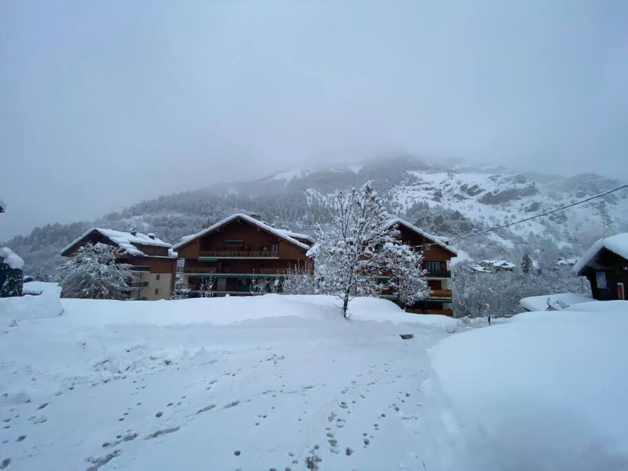 Little Canadian Lodge, Limone Limone Piemonte Exterior foto